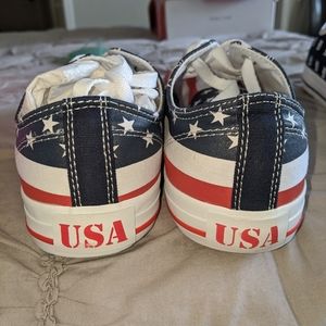 Size 8 men 9.5 woman brand new USA canvas shoe